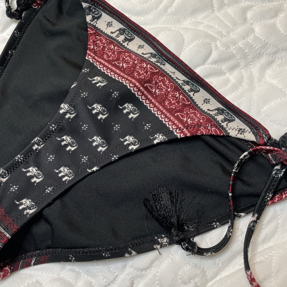 Elephant print bikini bottoms 🐘